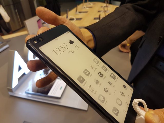 smartfon z ekranem E Ink