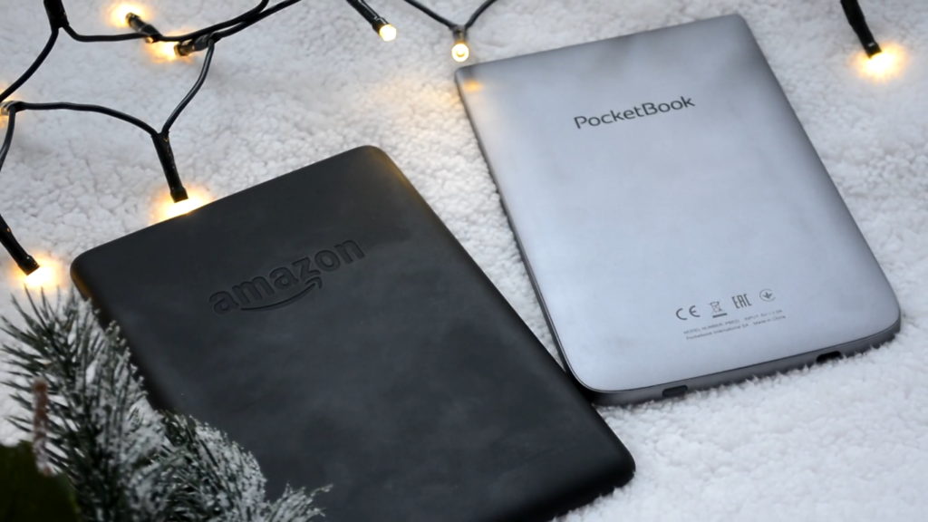 PocketBook Touch HD 3 vs Kindle Paperwhite 4 (tylna obudowa)