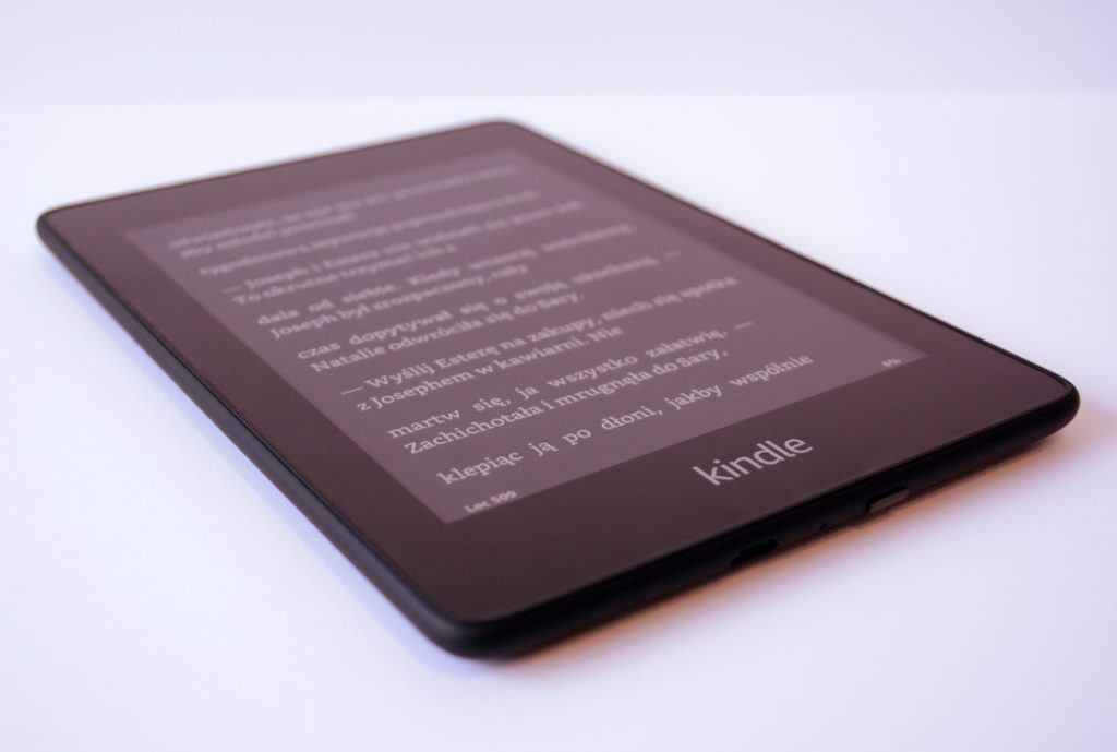 Ciemny tryb ekranu na Kindle Paperwhite 4