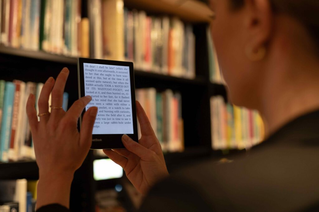 Tani Czytniki E_ink PocketBook Verse